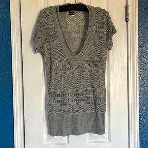 Short sleeve tunic. Grey